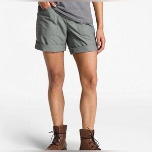 The North Face Women's Gray Horizon Roll-Up Shorts Size 10